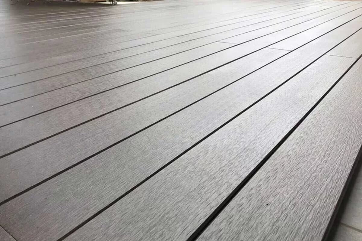 Quels sont les avantages des lames de terrasse en fibres-ciments ?