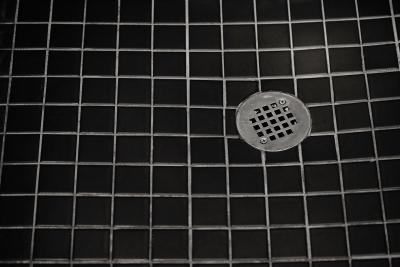 Comment changer une bonde de douche ? 